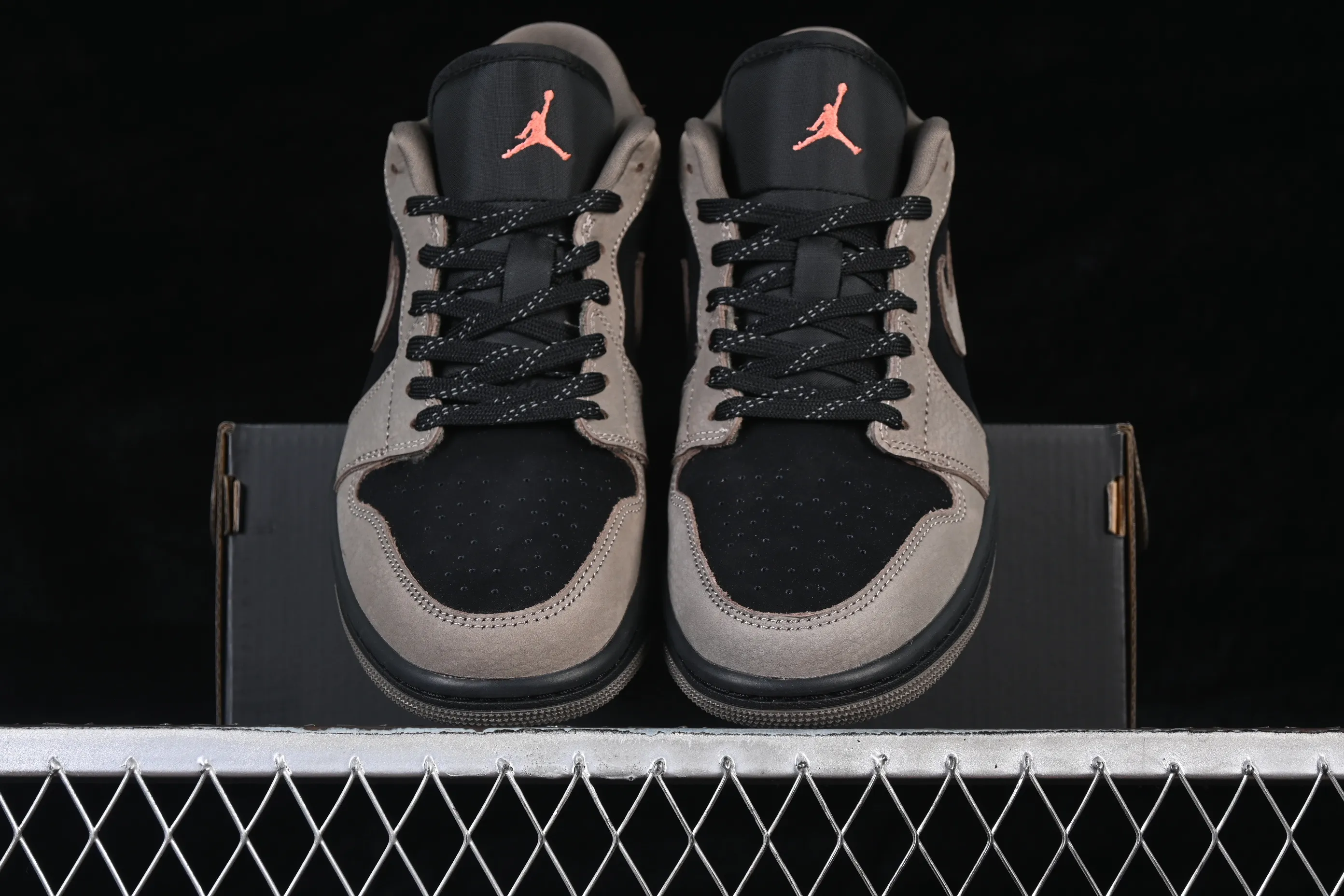 All Categories Air Jordan Jordan Series Basketball Shoes Air Jordan 1 Low G Version Pure Original Air Jordan 1 Low AJ1 Joe 1 Milk Tea Mocha Low State Cultural Casual Shoes IB7109-005